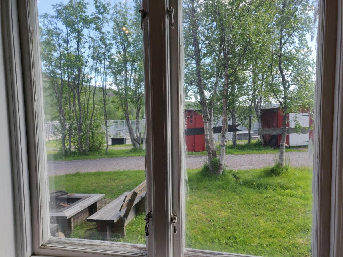 Husky Lodge Hostel Кируна Экстерьер фото